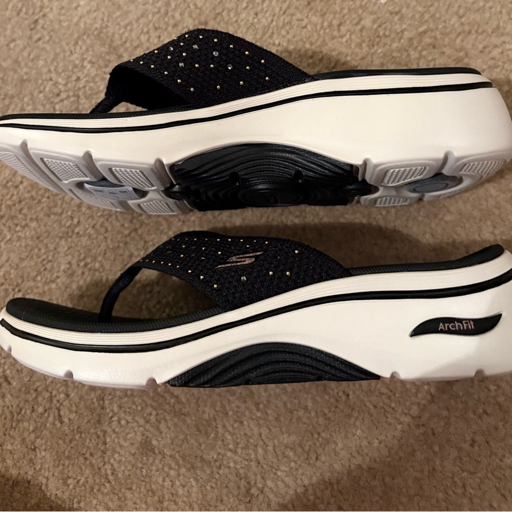 Skechers Women's Black and Rose Gold Sandals - Picture 2 of 4
